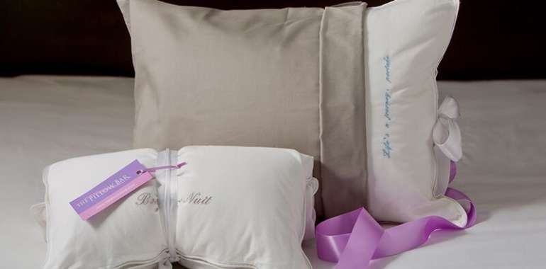 The Pillow Bar – Travel Pillow Petite Roll & Go