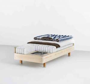 Hastens Excel mattress displayed in layers
